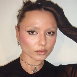 Meet your Posher, Angelina